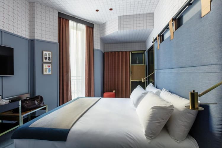 Standard Double or Twin Room bed